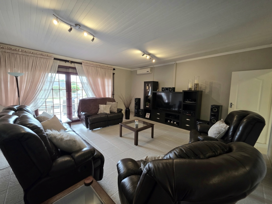 3 Bedroom Property for Sale in Flamingo Park Free State